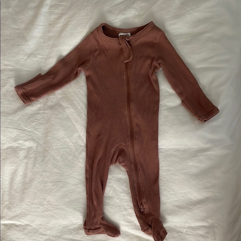 Mebie baby ribbed footed sleep & play size 3-6 months